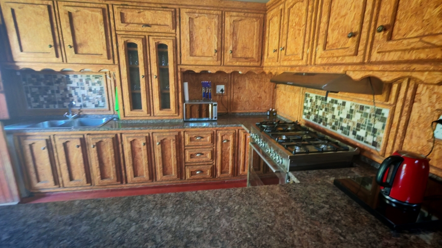 6 Bedroom Property for Sale in Pearston Eastern Cape